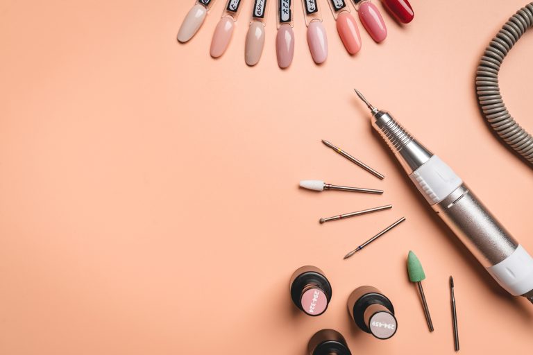 Jak używać frezarki do paznokci do ściągania hybrydy? Krótki poradnik dla początkujących 20 Zestaw narzędzi do manicure